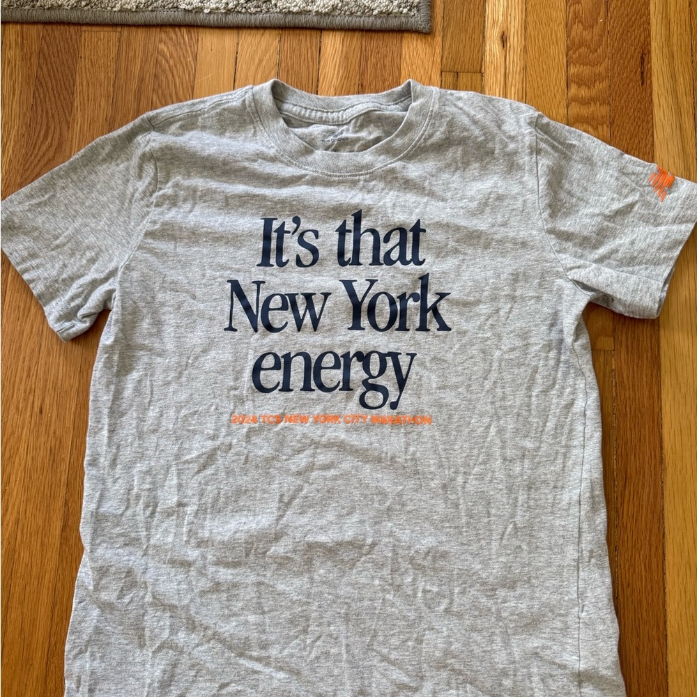 New Balance NYC Marathon 2024 Women’s Gray Graphic T-Shirt